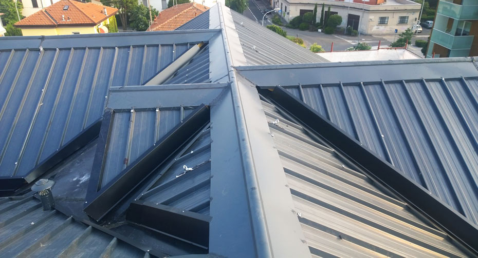 Pannelli Coibentati Varese, Pannelli metallici coibentati per copertura  tetto
